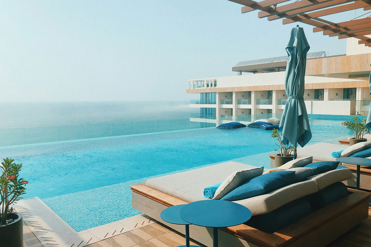 hotel resort booking service